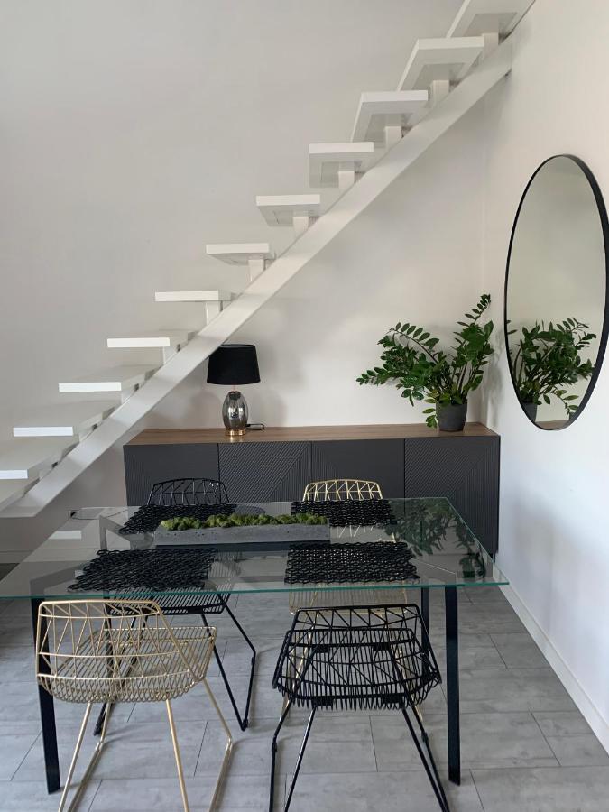 Two-Levels Penthouse With A Garden In The City Center Lägenhet Łódź Exteriör bild